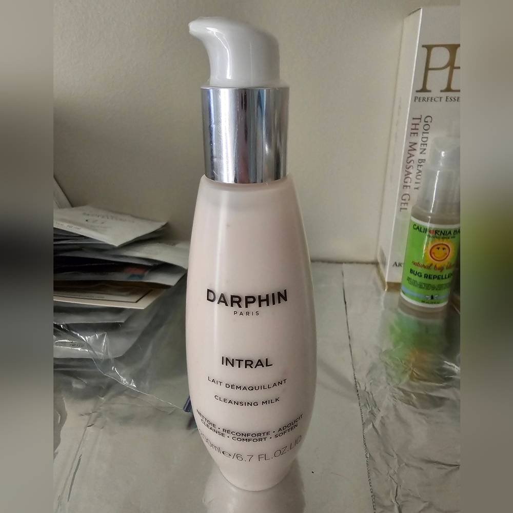 Darphin Intral Cleansing Milk 200ml